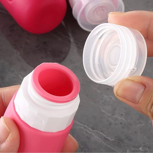 Travel Essential Bundle - Picture 8 of 14